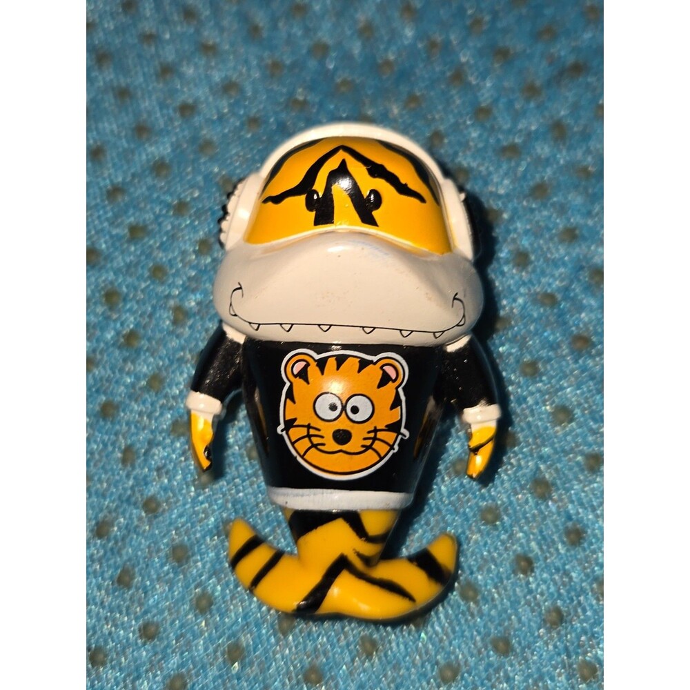 Tiger Shark Gil Action Figure 3" Ryan's World Series 5 Preowned